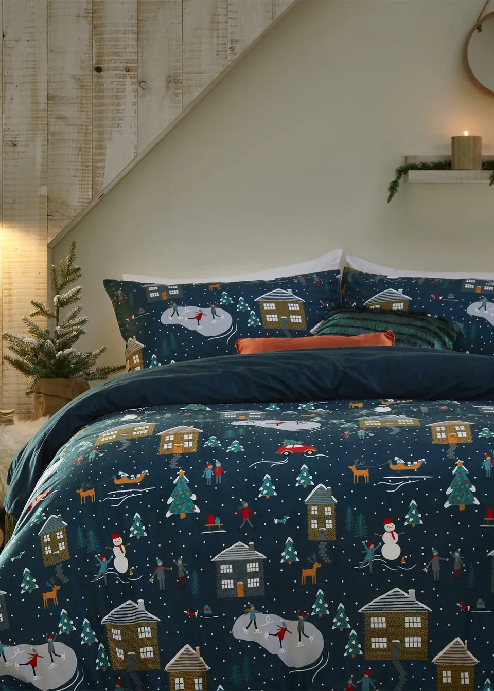 furn. Winter Pines Pyjama Fleece Christmas Duvet Cover Set