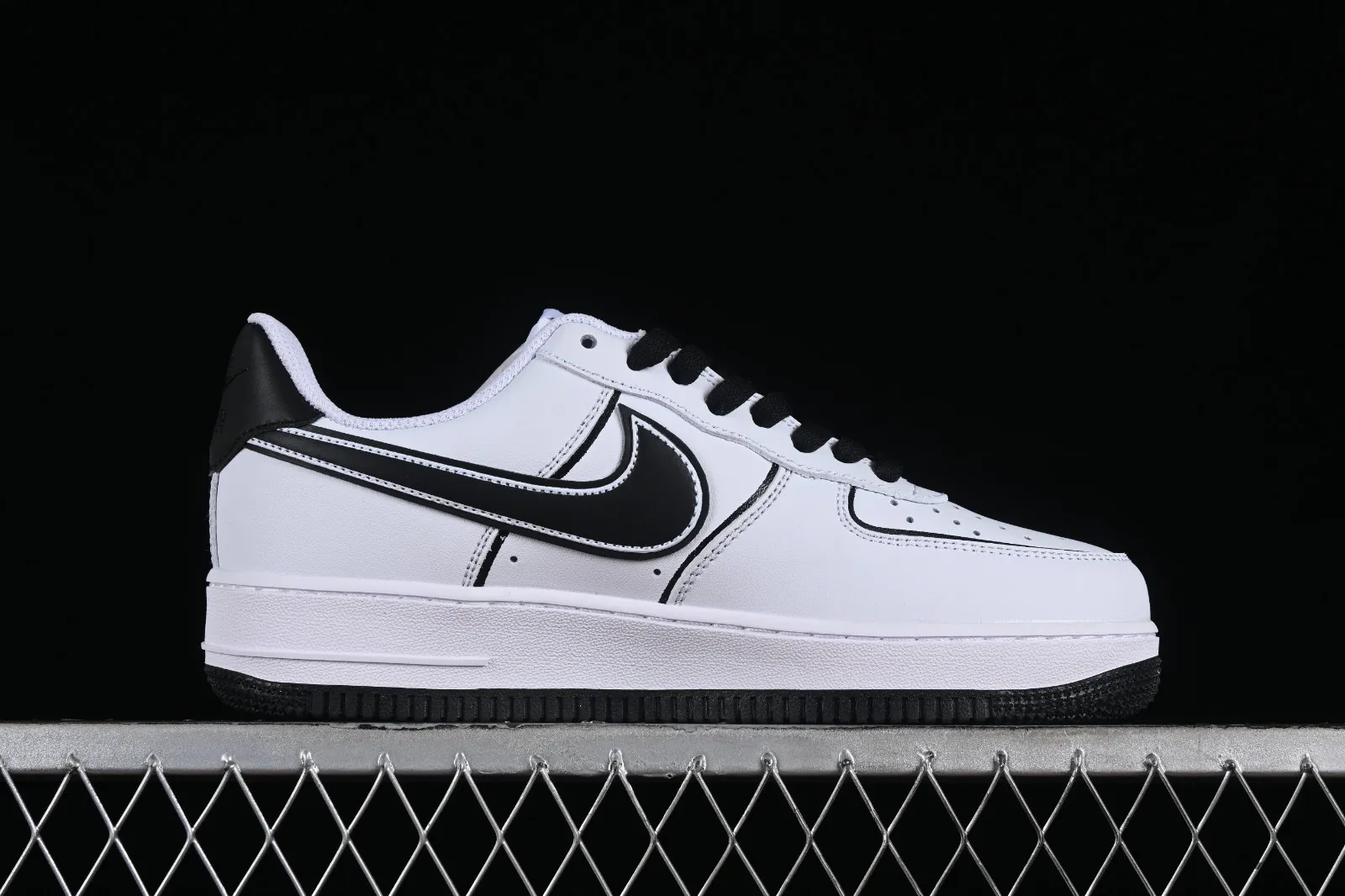 Nike Air Force 1 07 Low White Black DV0788-113