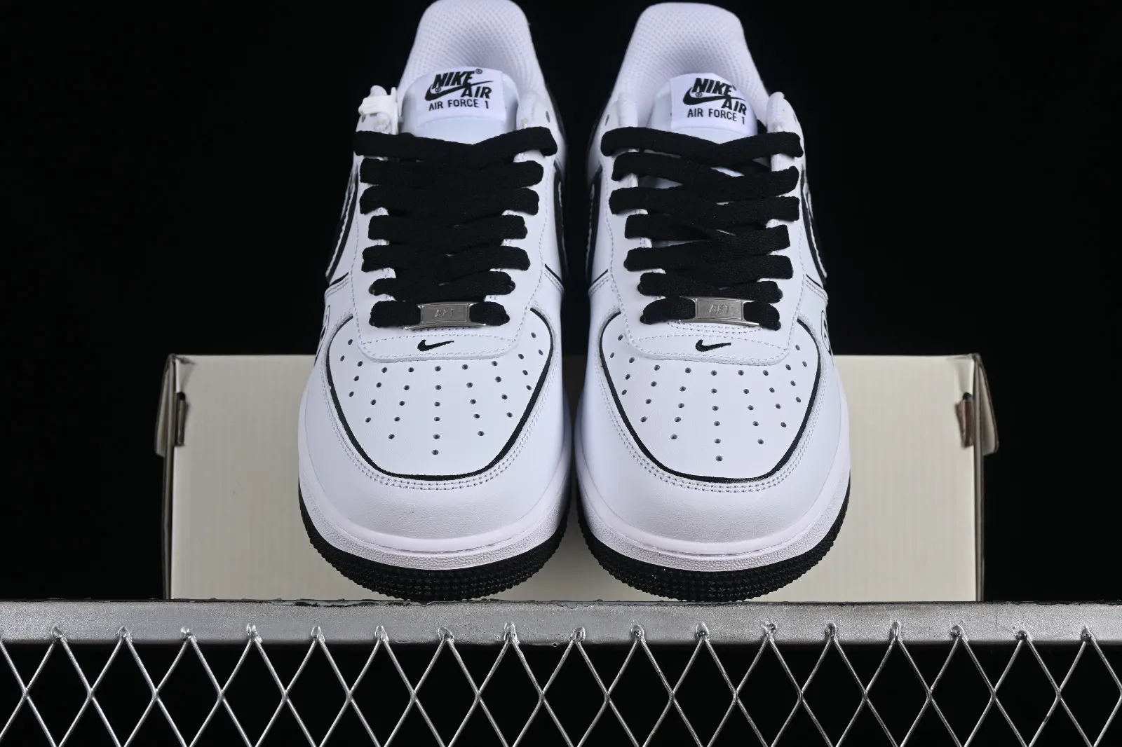 Nike Air Force 1 07 Low White Black DV0788-113