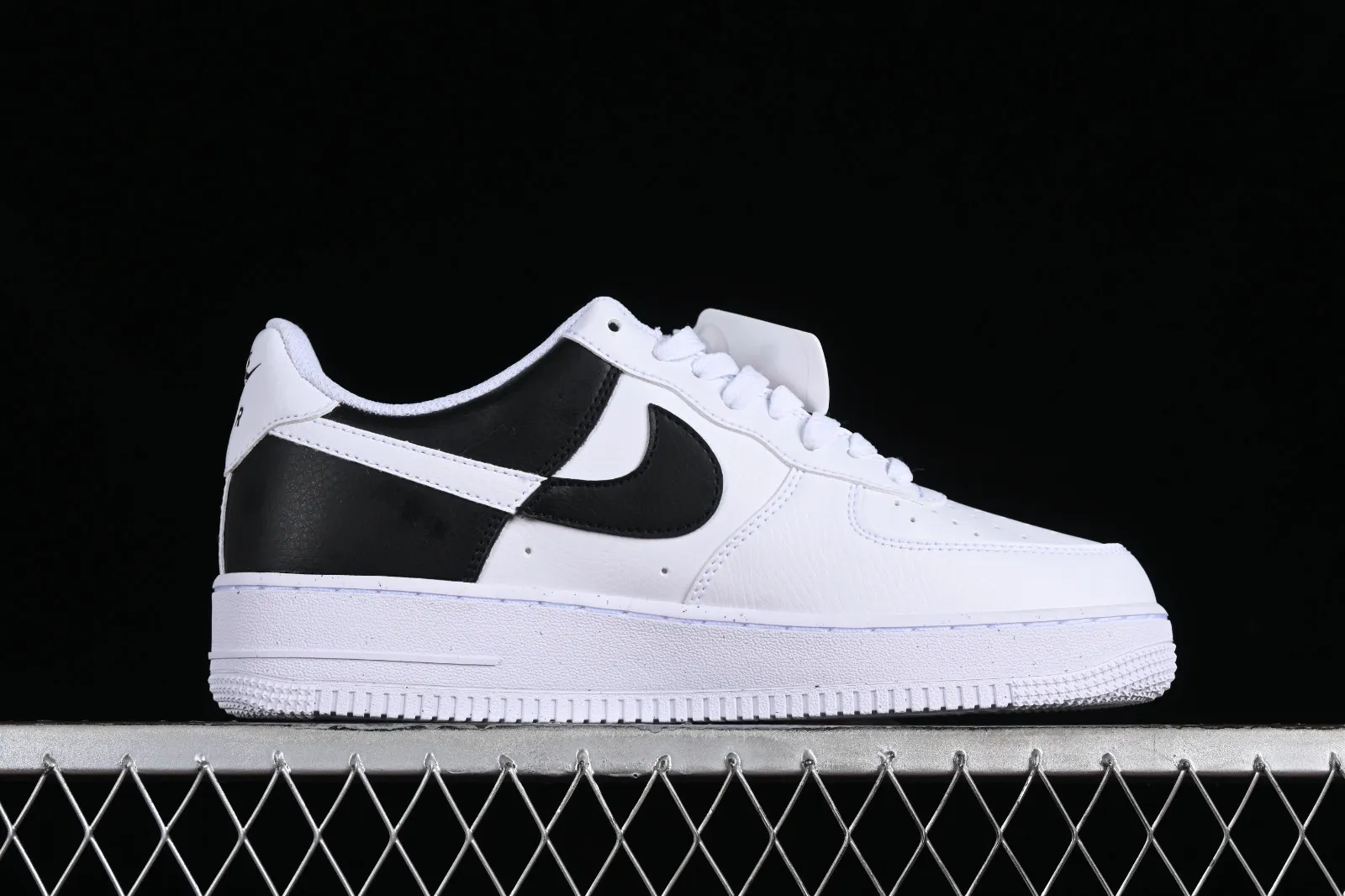 Nike Air Force 1 07 Low White Black HF9096-100