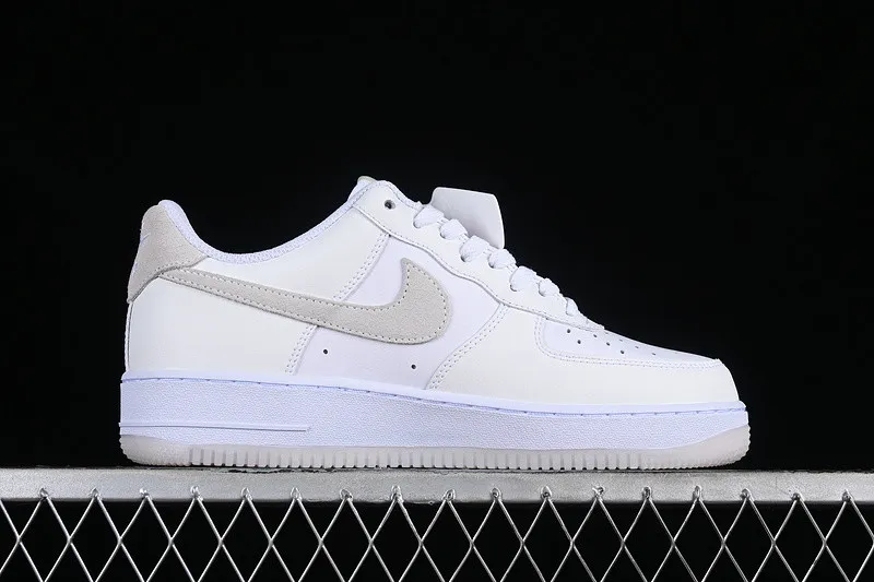 Nike Air Force 1 07 Low White Summit White Phantom FN5832-100