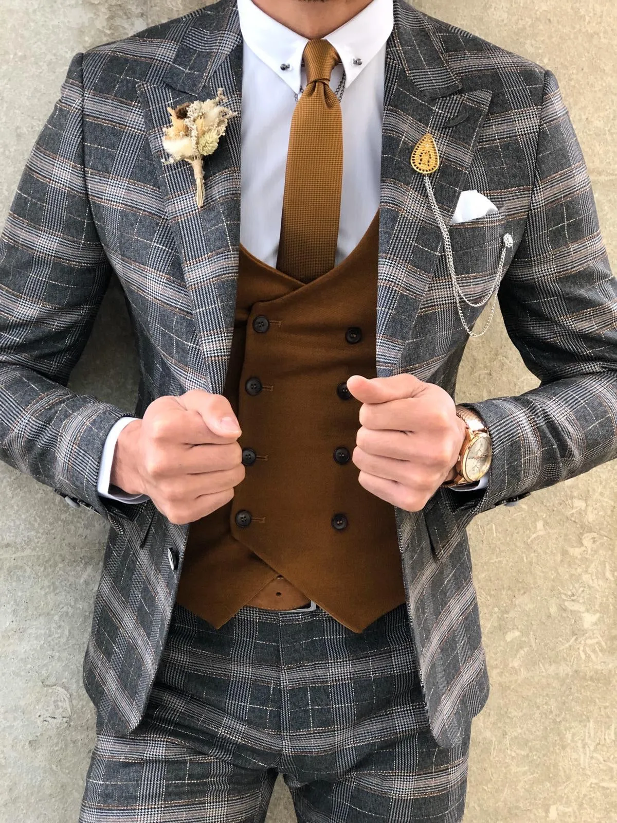 Slim-Fit Plaid Suit Vest Camel & Black