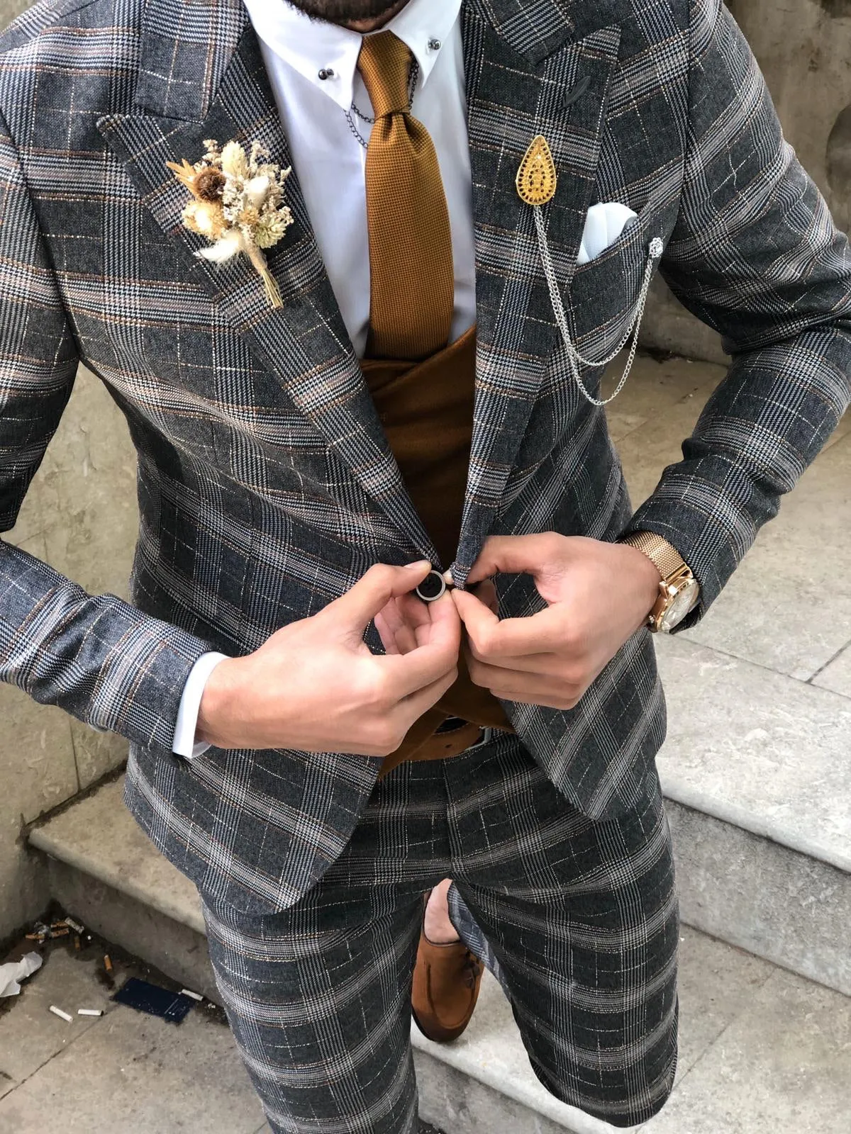 Slim-Fit Plaid Suit Vest Camel & Black