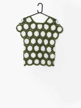 Vintage green crochet vest with a floral pattern – Small